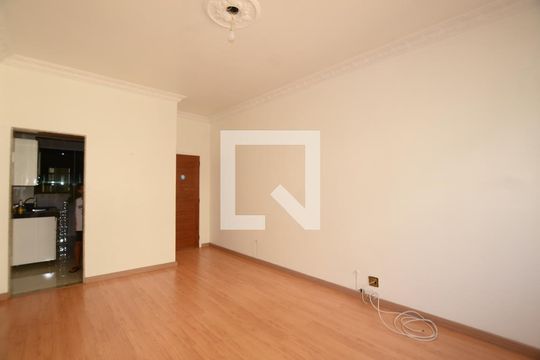 Sala de casa à venda com 2 quartos, 80m² em Brás de Pina, Rio de Janeiro