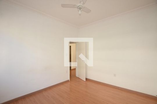 Quarto 1 de casa à venda com 2 quartos, 80m² em Brás de Pina, Rio de Janeiro