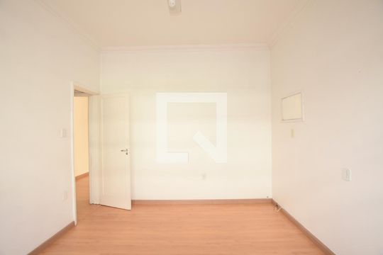 Quarto 1 de casa à venda com 2 quartos, 80m² em Brás de Pina, Rio de Janeiro