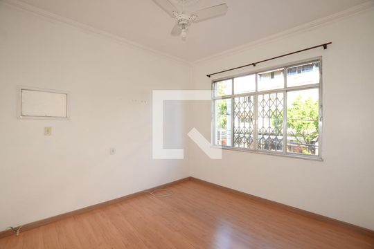 Quarto 1 de casa à venda com 2 quartos, 80m² em Brás de Pina, Rio de Janeiro