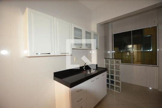 Cozinha de casa à venda com 2 quartos, 80m² em Brás de Pina, Rio de Janeiro