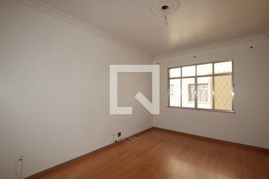 Sala de casa à venda com 2 quartos, 80m² em Brás de Pina, Rio de Janeiro