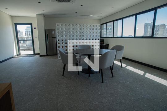 Área comum de kitnet/studio para alugar com 1 quarto, 25m² em Bela Vista, São Paulo