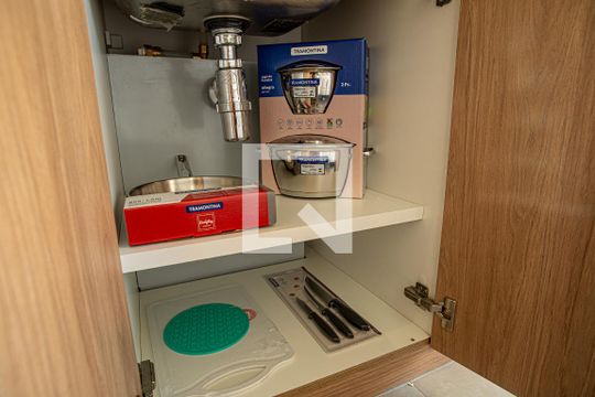 Cozinha de kitnet/studio para alugar com 1 quarto, 25m² em Bela Vista, São Paulo