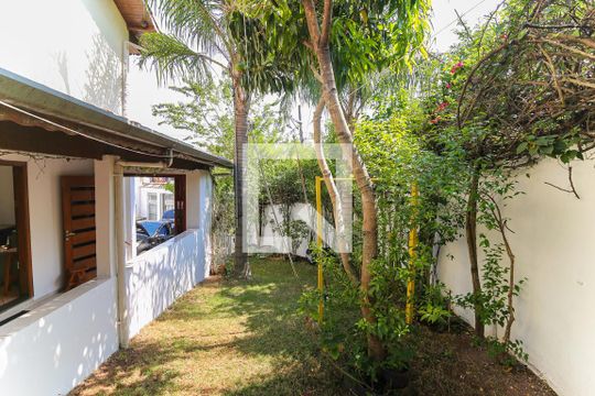 Quintal de casa à venda com 2 quartos, 63m² em Cidade Intercap, Taboão da Serra