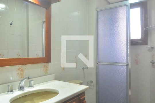 Banheiro de apartamento para alugar com 4 quartos, 126m² em Marechal Rondon, Canoas