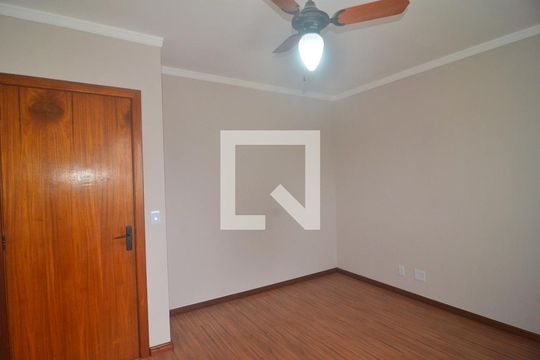 Quarto 1 de apartamento para alugar com 4 quartos, 126m² em Marechal Rondon, Canoas