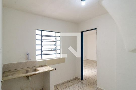Cozinha de casa para alugar com 2 quartos, 100m² em Vila Guarani (z Sul), São Paulo