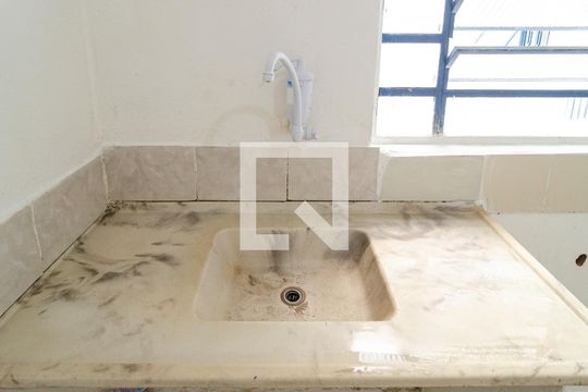 Cozinha de casa para alugar com 2 quartos, 100m² em Vila Guarani (z Sul), São Paulo
