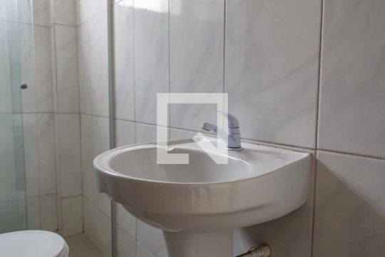 Detalhe do banheiro de kitnet/studio para alugar com 1 quarto, 27m² em Cavalhada, Porto Alegre