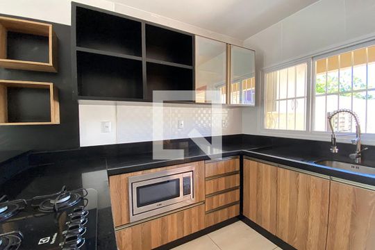 Cozinha e Área de Serviço de casa para alugar com 2 quartos, 68m² em Boa Vista, Novo Hamburgo