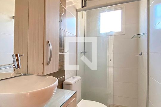 Banheiro de casa para alugar com 2 quartos, 68m² em Boa Vista, Novo Hamburgo
