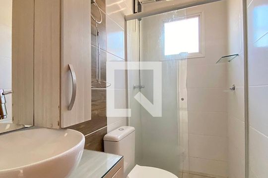 Banheiro de casa para alugar com 2 quartos, 68m² em Boa Vista, Novo Hamburgo