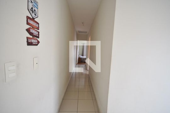 Corredor de casa à venda com 3 quartos, 188m² em Vila Nova Mazzei, São Paulo