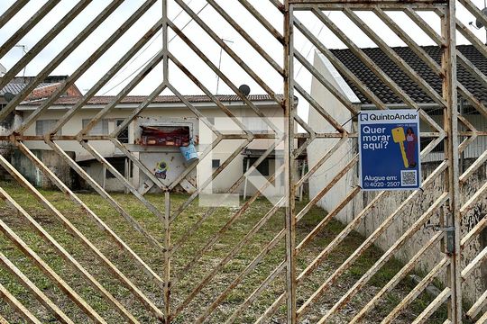 Fachada de casa para alugar com 2 quartos, 100m² em Pineville, Pinhais