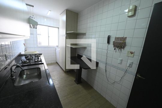 Cozinha de apartamento à venda com 2 quartos, 58m² em Jardim Leblon, Goiânia