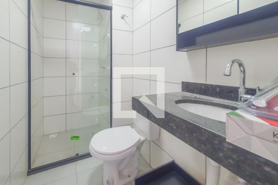 Banheiro  de apartamento para alugar com 1 quarto, 45m² em Enseada, Guarujá