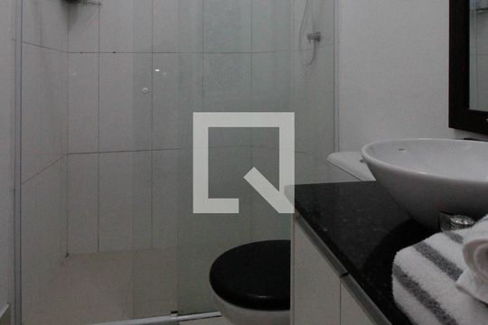 Banheiro de apartamento para alugar com 1 quarto, 43m² em Perdizes, São Paulo