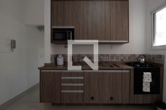 Cozinha de apartamento para alugar com 1 quarto, 43m² em Perdizes, São Paulo