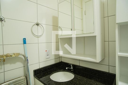 Banheiro de kitnet/studio à venda com 1 quarto, 26m² em Bela Vista, São Paulo