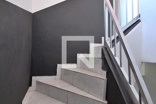 Escada de casa à venda com 3 quartos, 125m² em Jardim Itapoan, Santo André