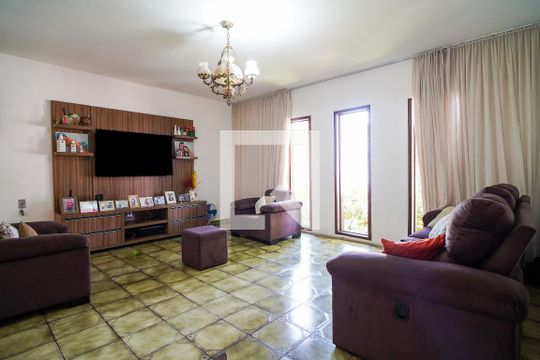 Casa para alugar com 3 quartos, 234m² em Parque Campolim, Sorocaba