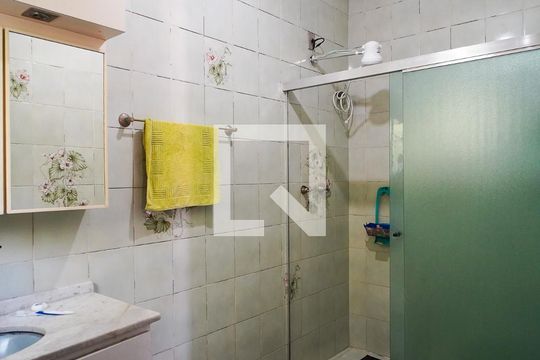Banheiro da Suíte de casa para alugar com 3 quartos, 234m² em Parque Campolim, Sorocaba