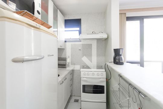Cozinha de apartamento para alugar com 1 quarto, 40m² em Botafogo, Rio de Janeiro