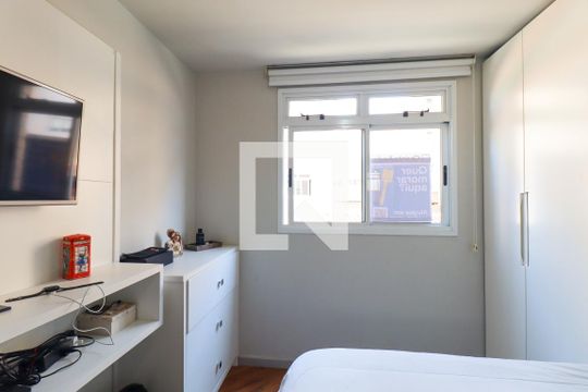 Quarto 1 Suite de apartamento para alugar com 2 quartos, 70m² em Campo Comprido, Curitiba