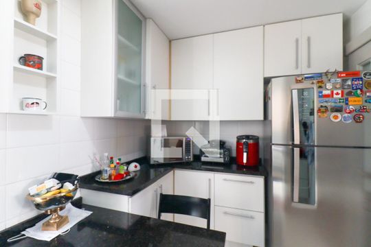 Cozinha de apartamento para alugar com 2 quartos, 70m² em Campo Comprido, Curitiba