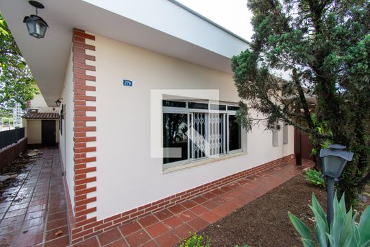 Área externa de casa para alugar com 3 quartos, 390m² em Vila Rosália, Guarulhos