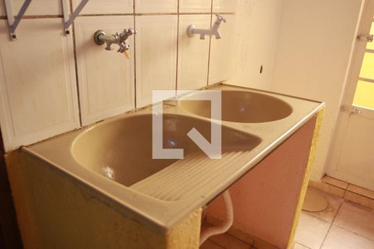 Área de Serviço de casa para alugar com 2 quartos, 100m² em Taguatinga Sul (taguatinga), Brasília