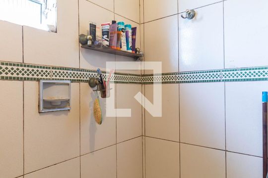 Banheiro de casa à venda com 1 quarto, 125m² em Conceição, Osasco
