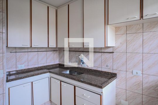 Cozinha de apartamento para alugar com 3 quartos, 100m² em Vila Água Funda, São Paulo