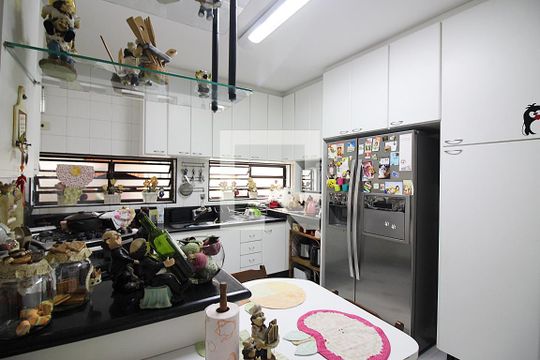 Cozinha  de casa à venda com 3 quartos, 204m² em Anchieta, São Bernardo do Campo