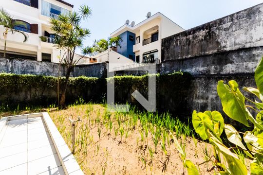 Quintal de casa à venda com 3 quartos, 200m² em Campestre, Santo André