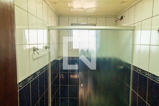 Banheiro de apartamento à venda com 2 quartos, 50m² em Vila Marieta, São Paulo