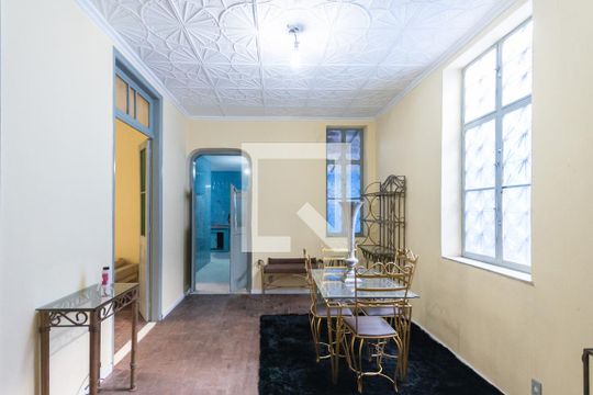 Casa para alugar com 4 quartos, 600m² em Benfica, Rio de Janeiro