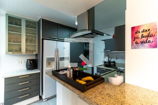 Cozinha de apartamento à venda com 3 quartos, 164m² em Higienópolis, São Paulo