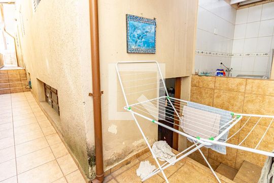 Área de Serviço e Quintal de casa à venda com 3 quartos, 155m² em Água Rasa, São Paulo
