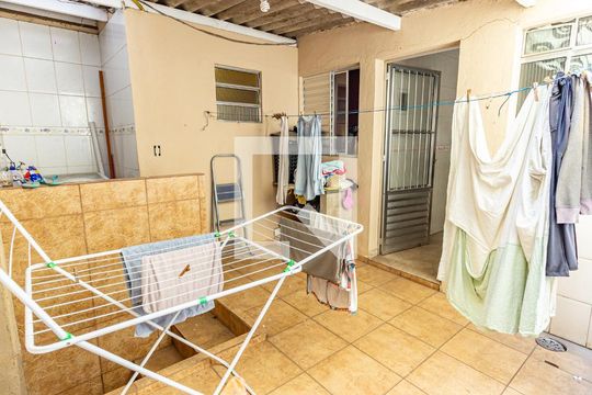 Área de Serviço e Quintal de casa à venda com 3 quartos, 155m² em Água Rasa, São Paulo