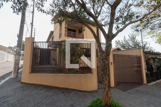 Fachada de casa à venda com 3 quartos, 260m² em Vila Brasilina, São Paulo