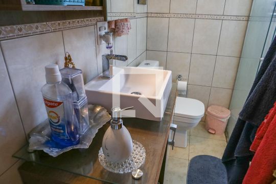 Banheiro de apartamento à venda com 2 quartos, 59m² em Luz, São Paulo