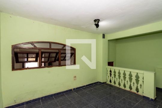 Entrada de casa à venda com 3 quartos, 228m² em Jardim Las Vegas, Guarulhos