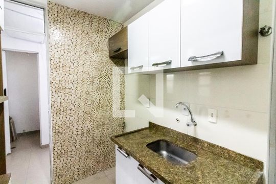 Cozinha de apartamento para alugar com 2 quartos, 58m² em Jardim Jussara, São Paulo