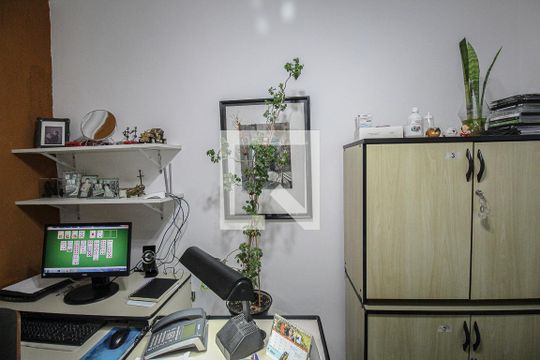 Escritório de casa para alugar com 4 quartos, 200m² em Cambuci, São Paulo