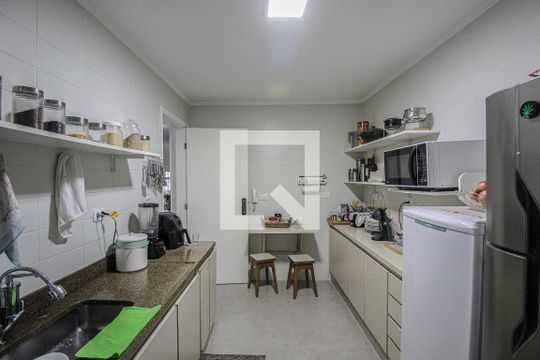 Cozinha de casa à venda com 4 quartos, 200m² em Cambuci, São Paulo