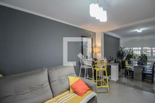 Sala de casa para alugar com 4 quartos, 200m² em Cambuci, São Paulo