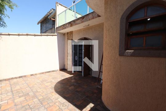 Varanda da Suíte 3 de casa para alugar com 4 quartos, 266m² em Vila Ivone, São Paulo