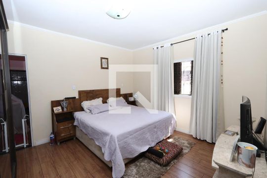 Suíte 1 de casa para alugar com 4 quartos, 266m² em Vila Ivone, São Paulo